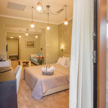 King David Hotel Tbilisi Bagian luar foto
