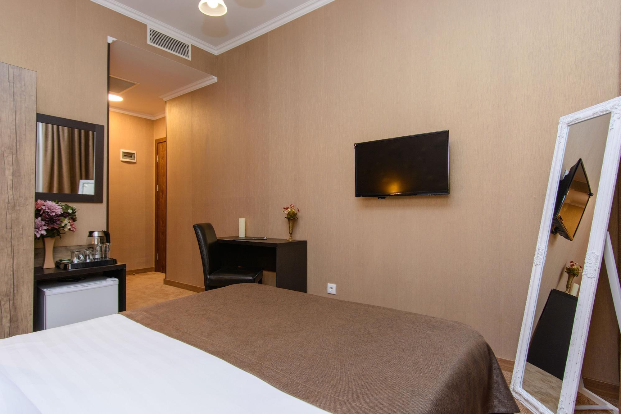 King David Hotel Tbilisi Bagian luar foto