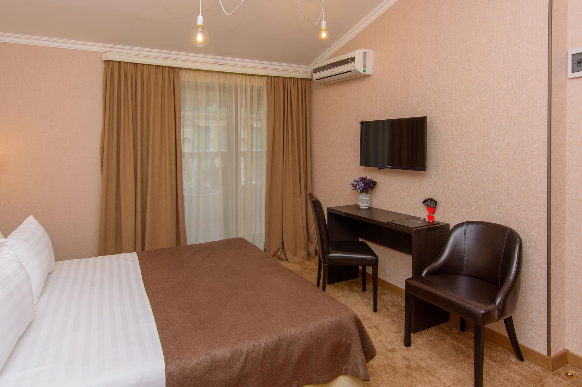 King David Hotel Tbilisi Bagian luar foto