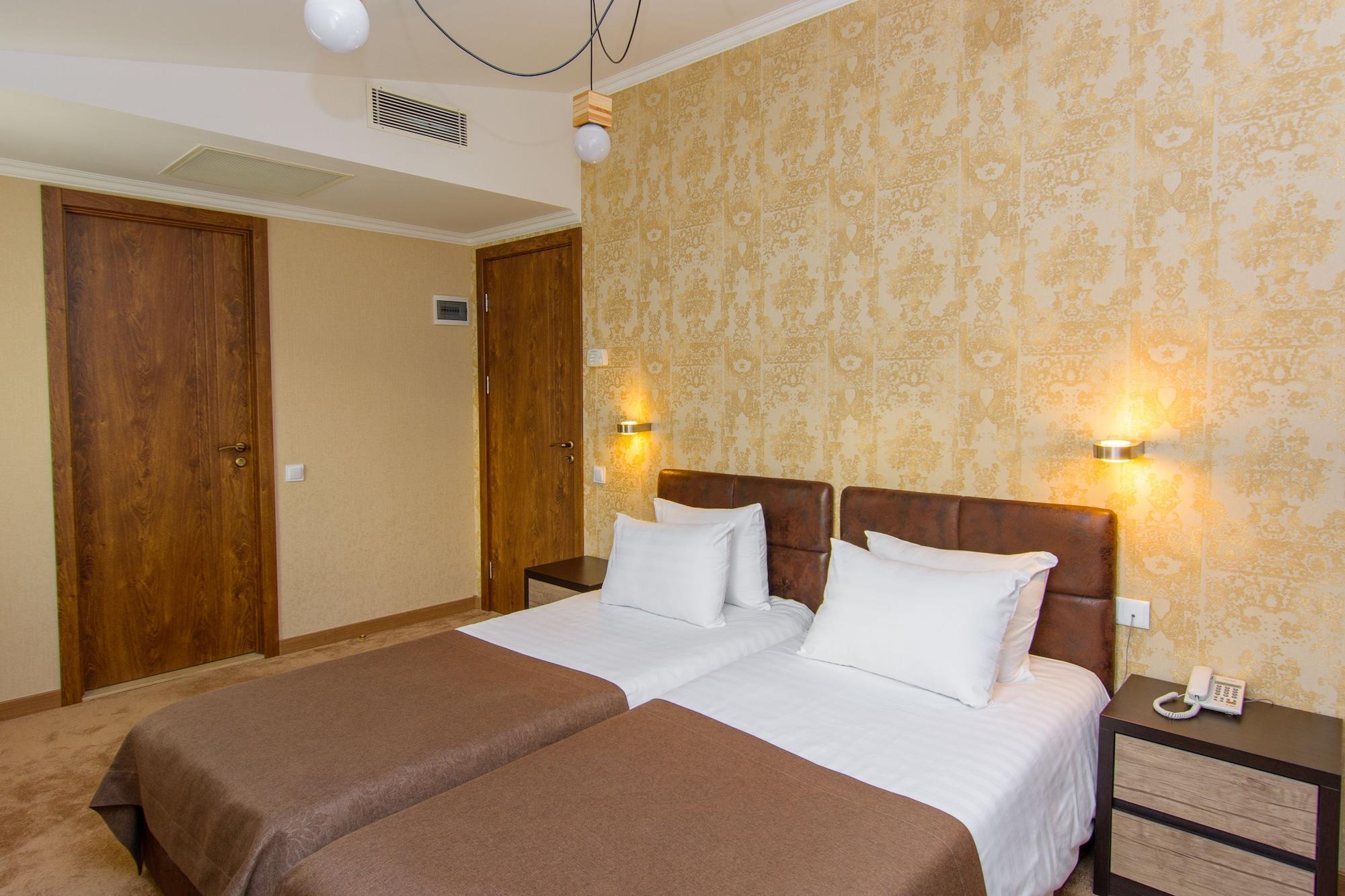 King David Hotel Tbilisi Bagian luar foto