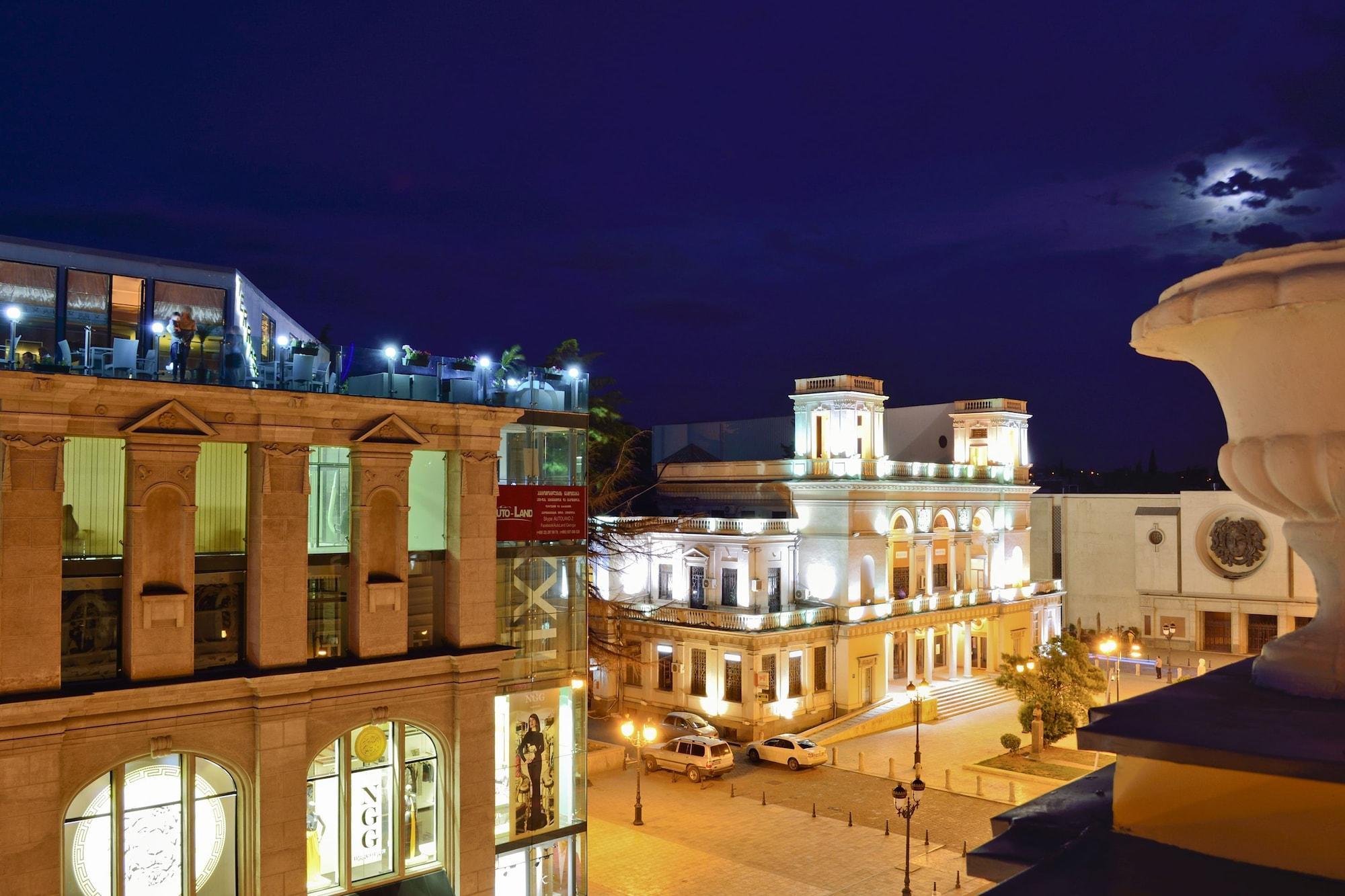 King David Hotel Tbilisi Bagian luar foto
