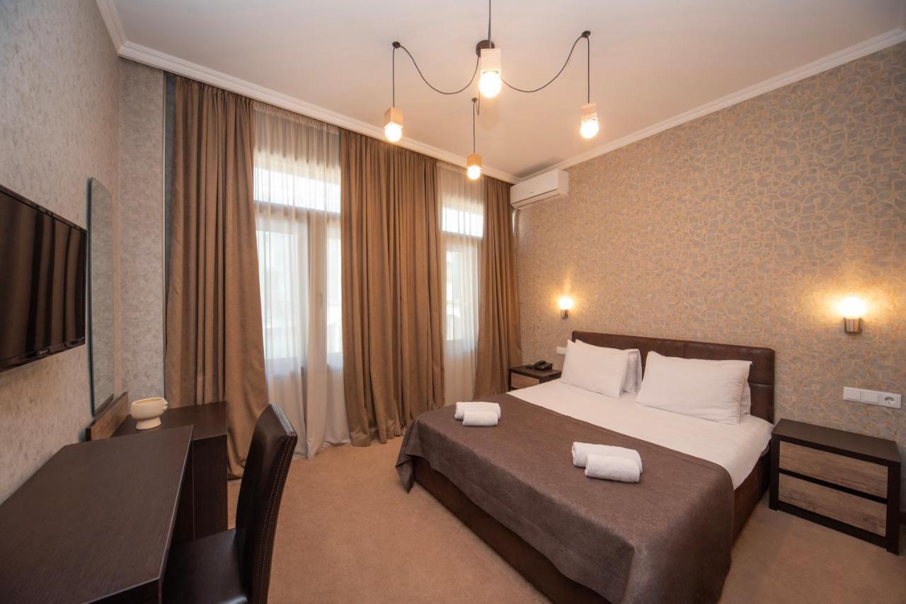 King David Hotel Tbilisi Bagian luar foto