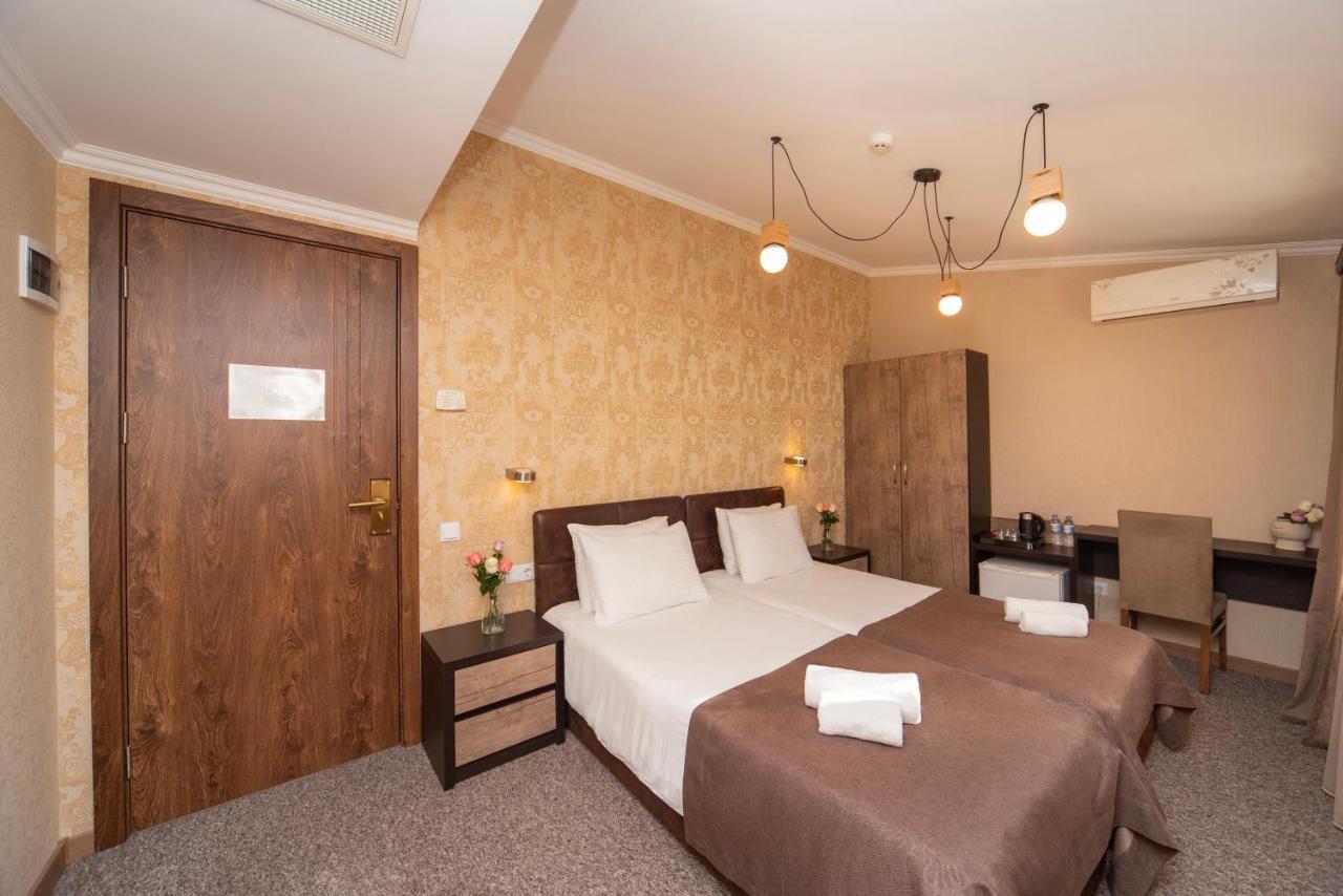 King David Hotel Tbilisi Bagian luar foto