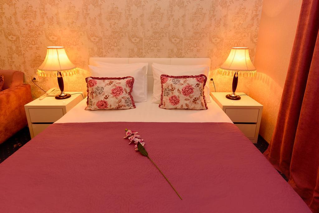 King David Hotel Tbilisi Bagian luar foto