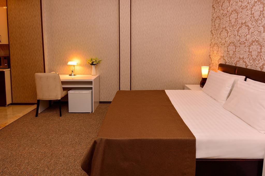 King David Hotel Tbilisi Bagian luar foto