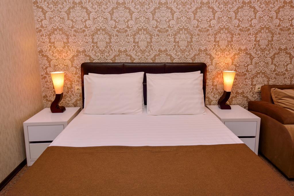 King David Hotel Tbilisi Bagian luar foto
