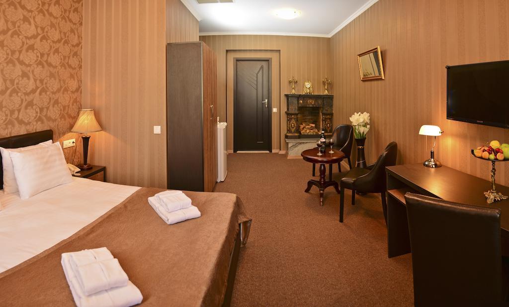 King David Hotel Tbilisi Bagian luar foto