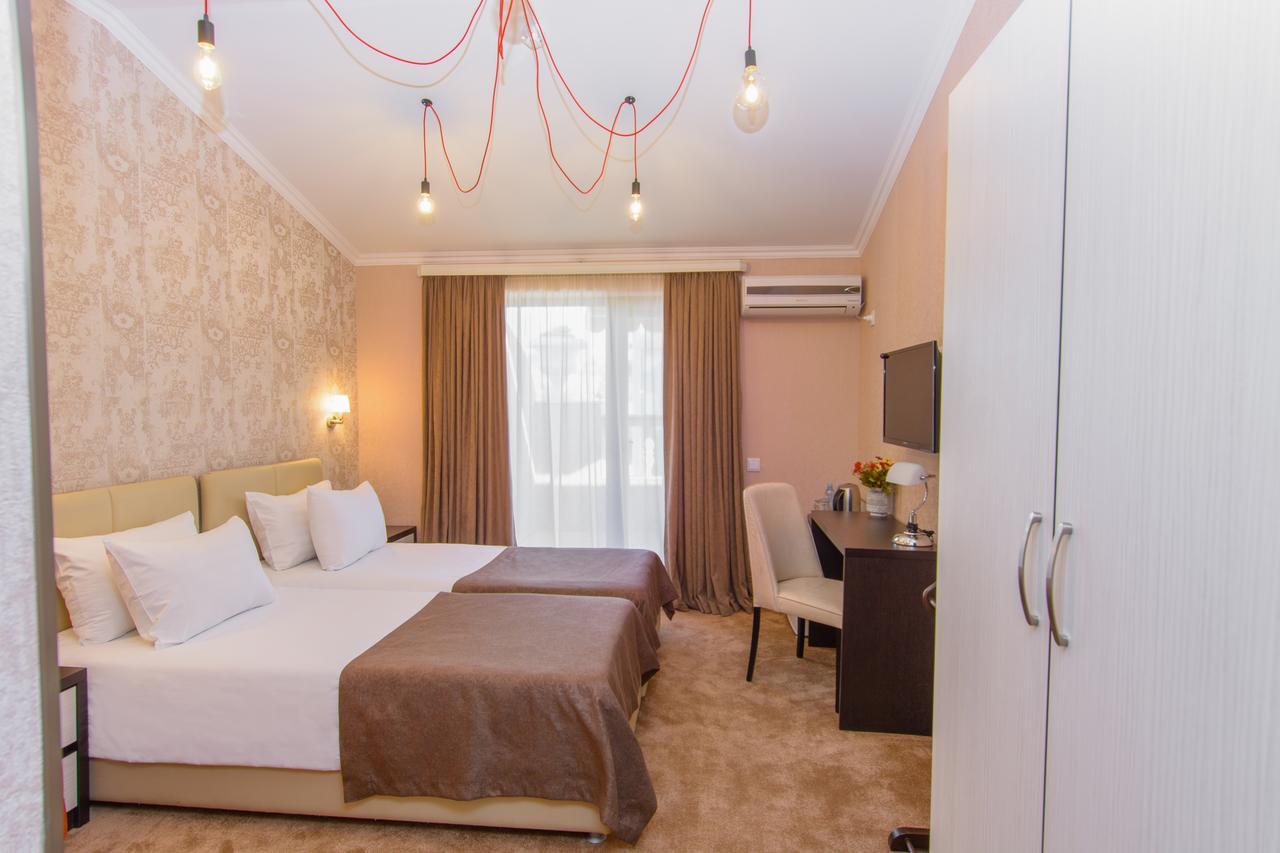 King David Hotel Tbilisi Bagian luar foto