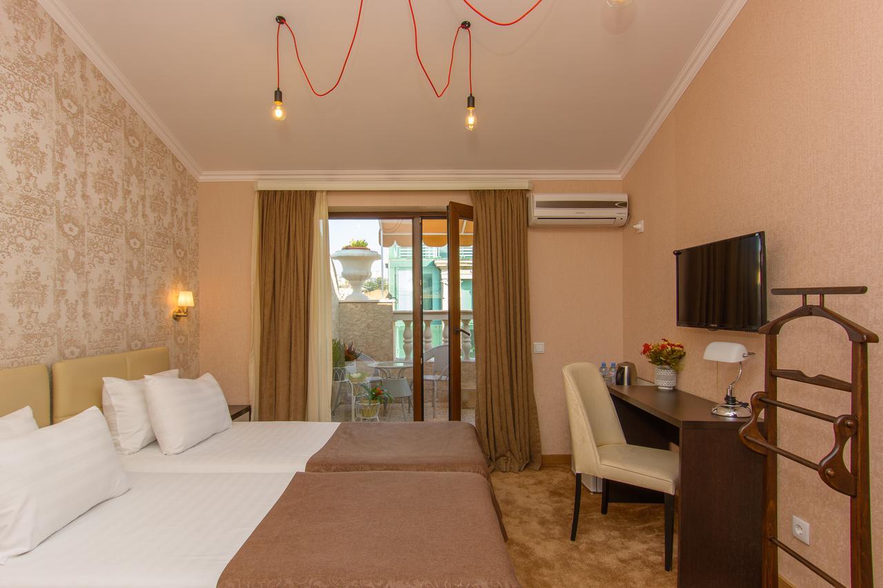 King David Hotel Tbilisi Bagian luar foto