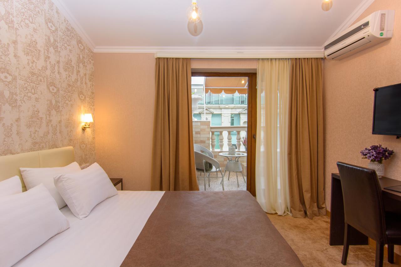 King David Hotel Tbilisi Bagian luar foto