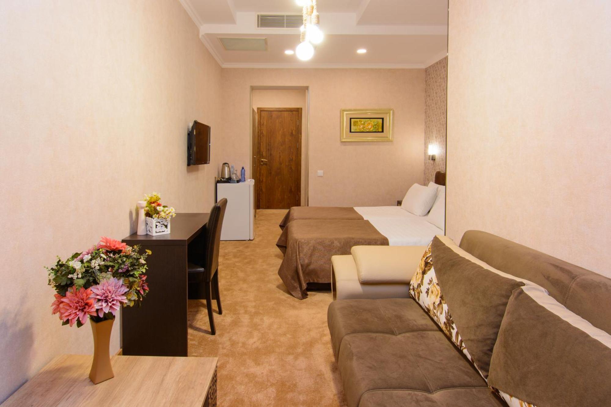 King David Hotel Tbilisi Bagian luar foto