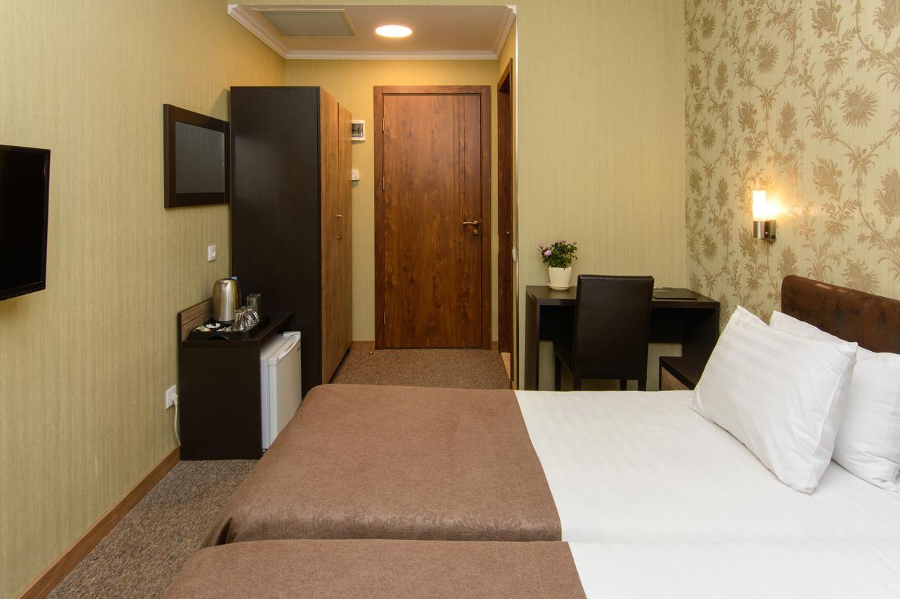King David Hotel Tbilisi Bagian luar foto